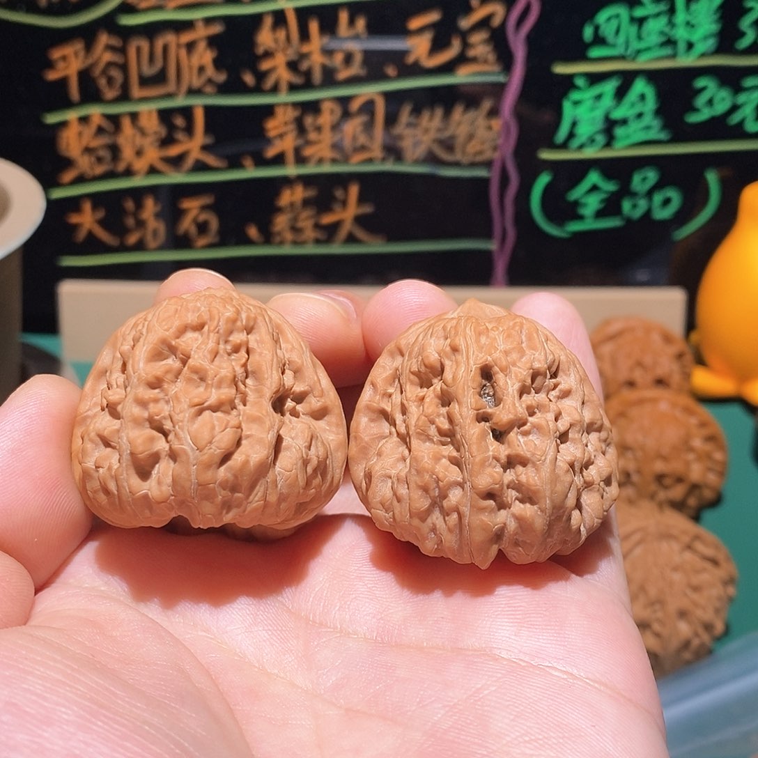 文玩核桃把件38到39平谷凹底全品