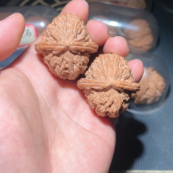 桃核吊坠40尺寸三角白