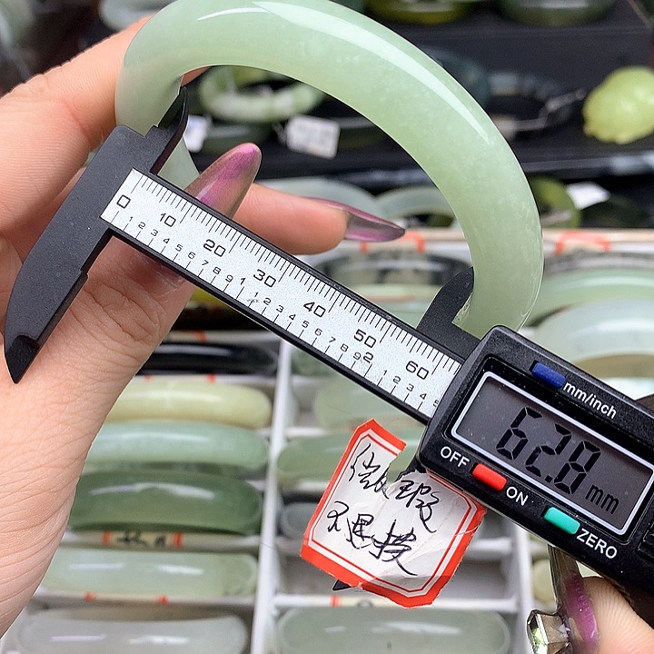 蛇纹石玉手镯未镶嵌934