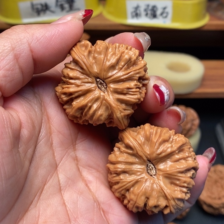 彭***田吊坠文玩核桃41全品南疆石黄金甲