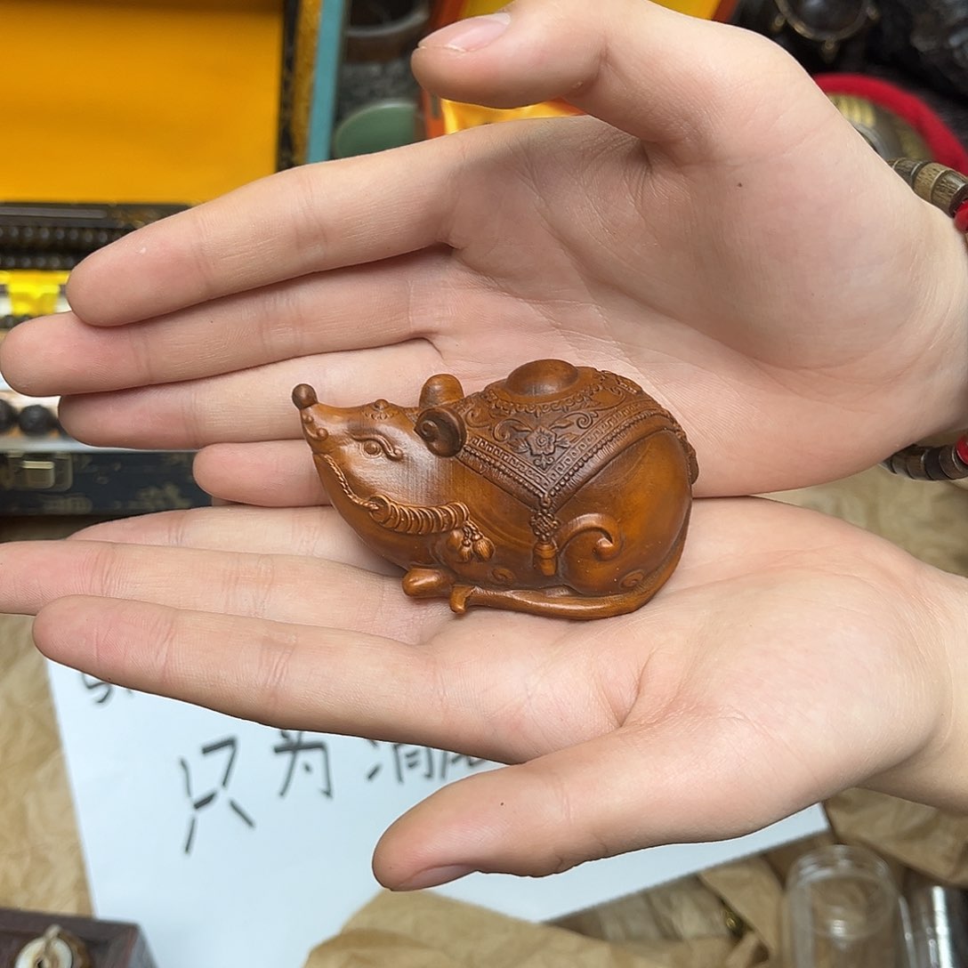 大叶紫檀（黑酸枝木类）