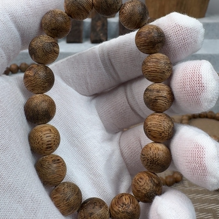 沉香手串达拉干单圈沉香手串1.1规格10.1克