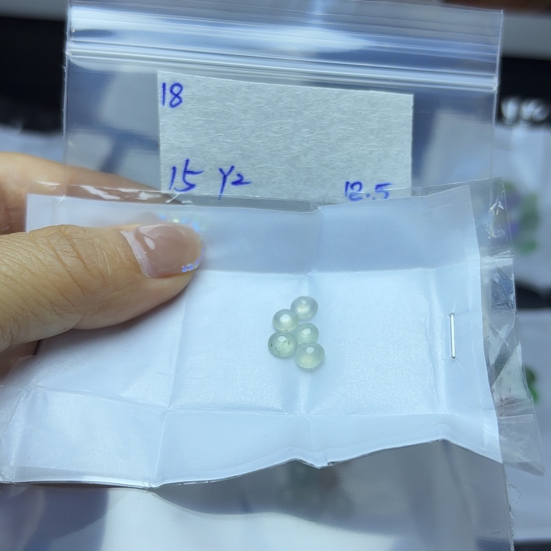 Y***)定制翡翠未镶嵌不退