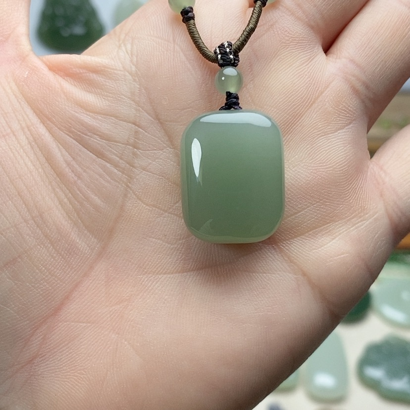 【闪购商品】颈饰未镶嵌和田玉