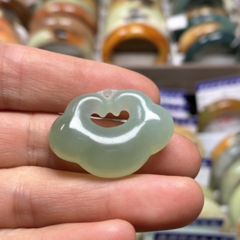 【闪购商品】蛇纹石玉未镶嵌手镯