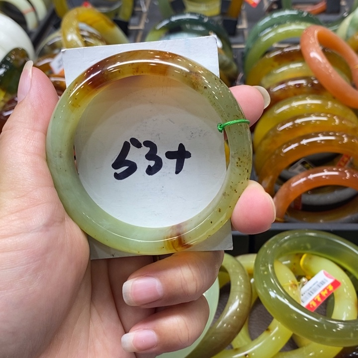 透闪石-蛇纹石玉未镶嵌手镯