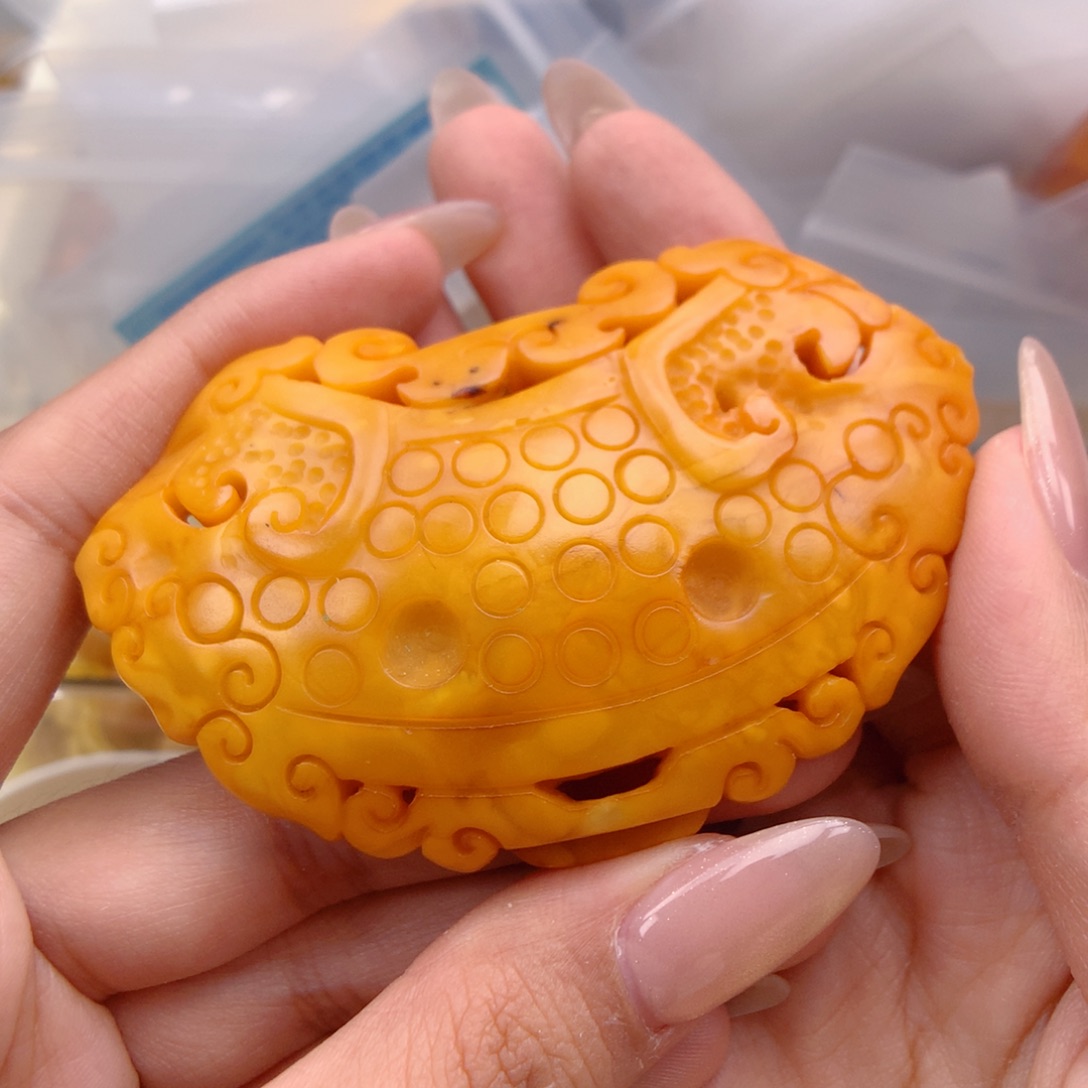 琥珀未镶嵌珠宝奇石