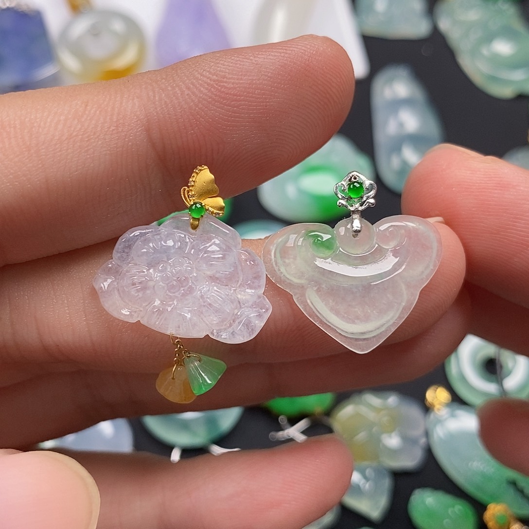 翡翠18K金镶嵌颈饰翡翠