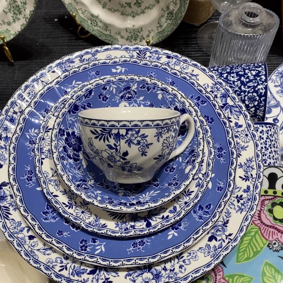 瓷微瑕青花咖啡杯碟一套