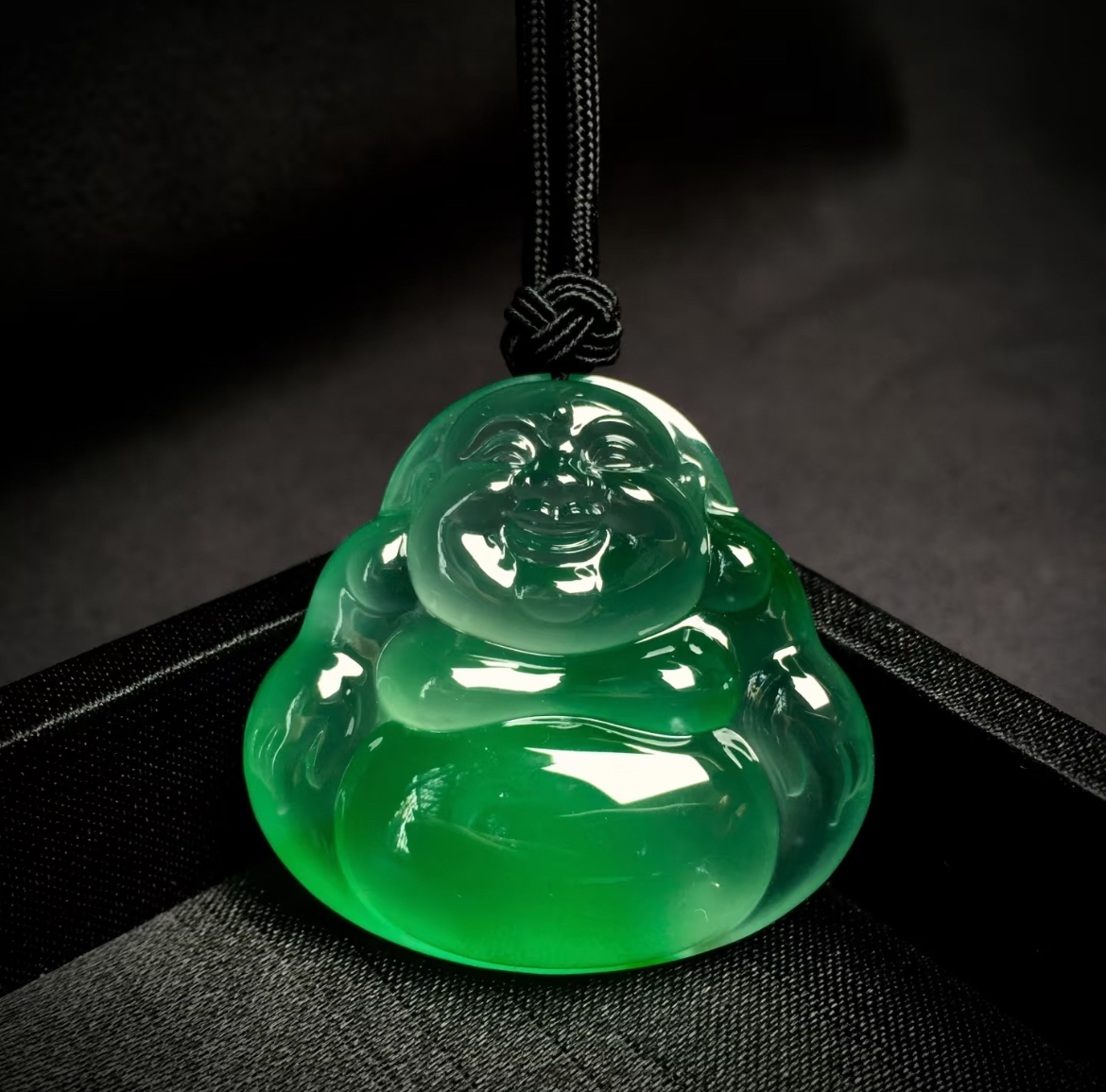 天然缅甸翡翠高冰满绿佛公