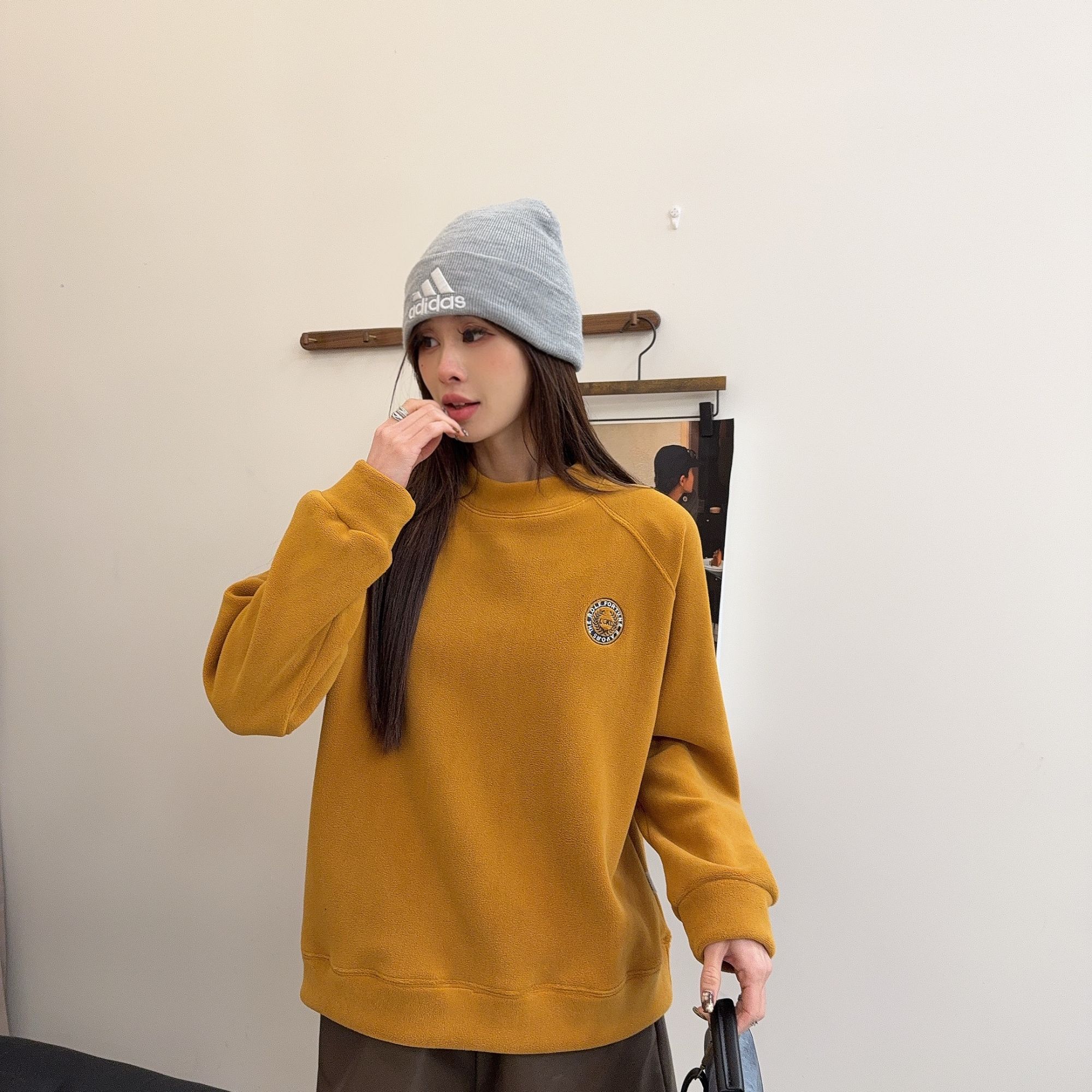 Y303男女同款冬季新款韩版时尚双面绒圆标字母套头卫衣25-212