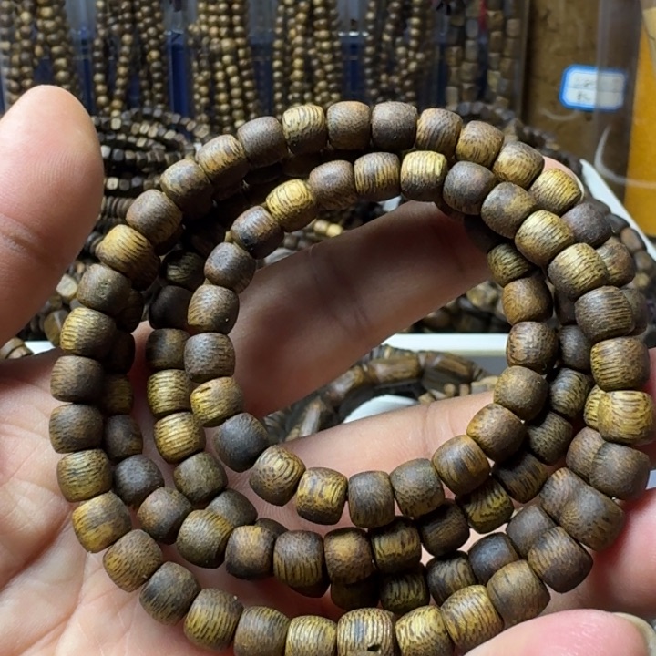 沉香手串乌身手串16克
