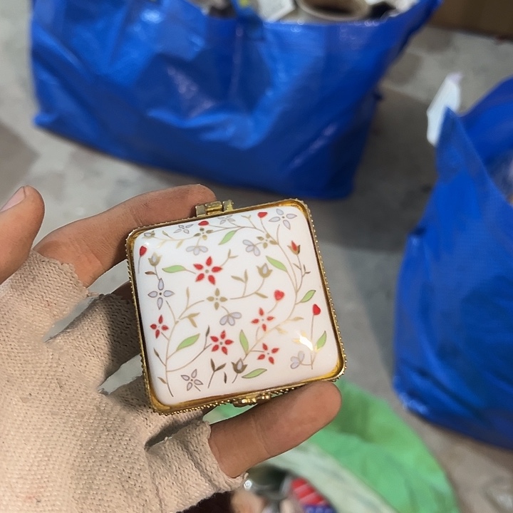 伊***姐琉璃手工艺品日用百货手工艺品