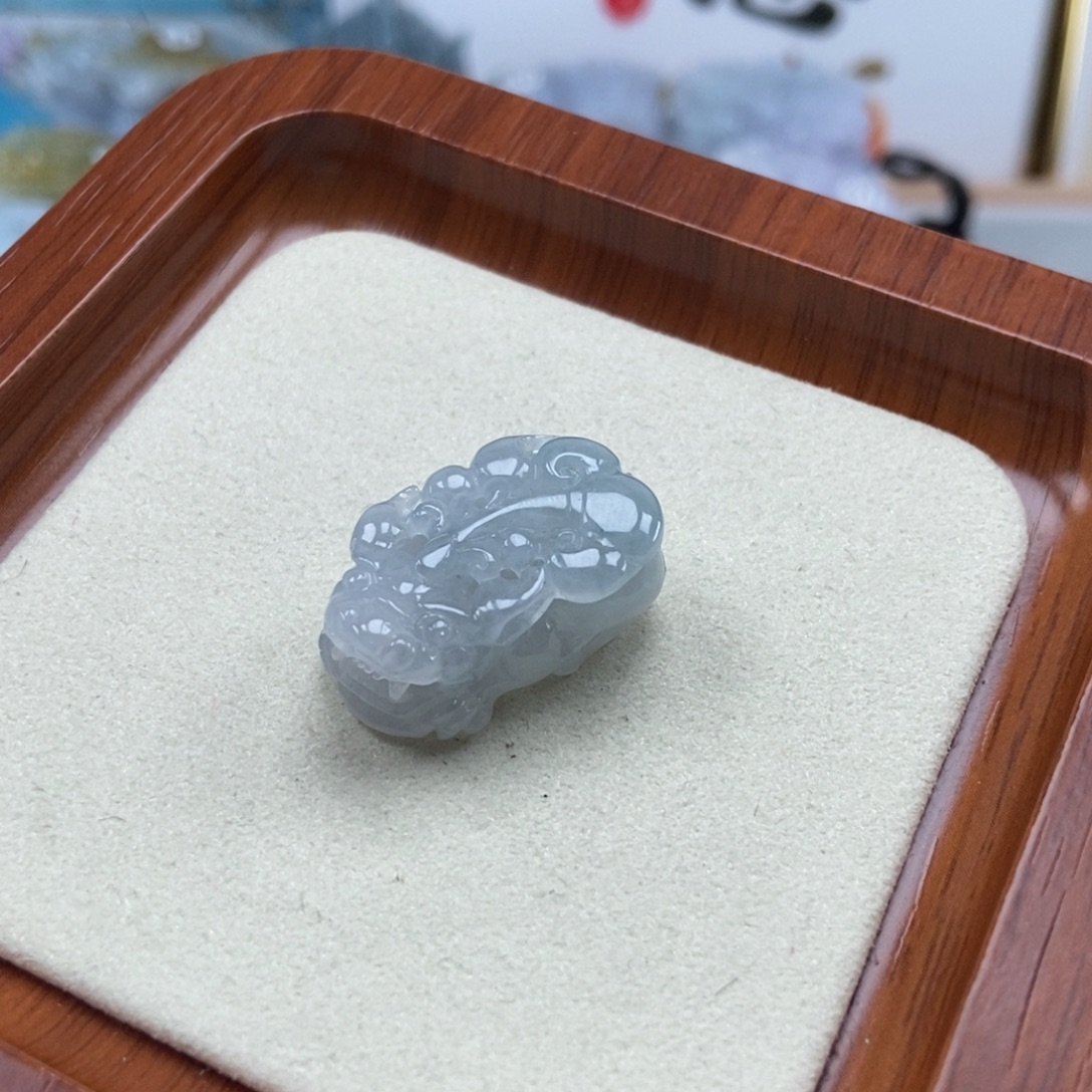 颈饰未镶嵌翡翠如意貔貅
