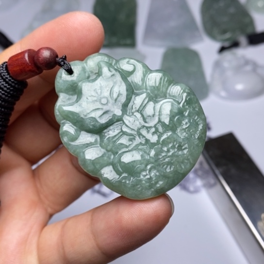 翡翠未镶嵌颈饰翡翠