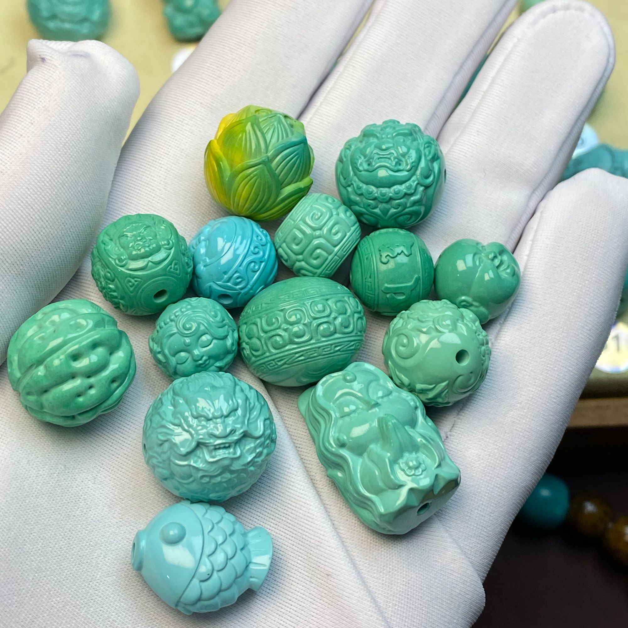 原矿湖北松扎基拉姆，弥勒观音，龙扣配饰