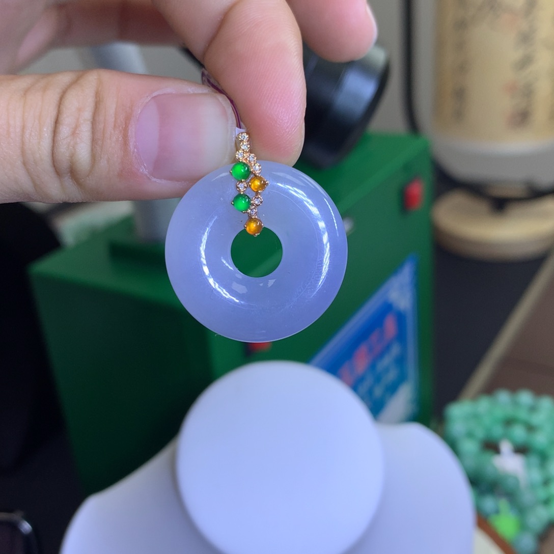 翡翠颈饰18K金镶嵌翡翠