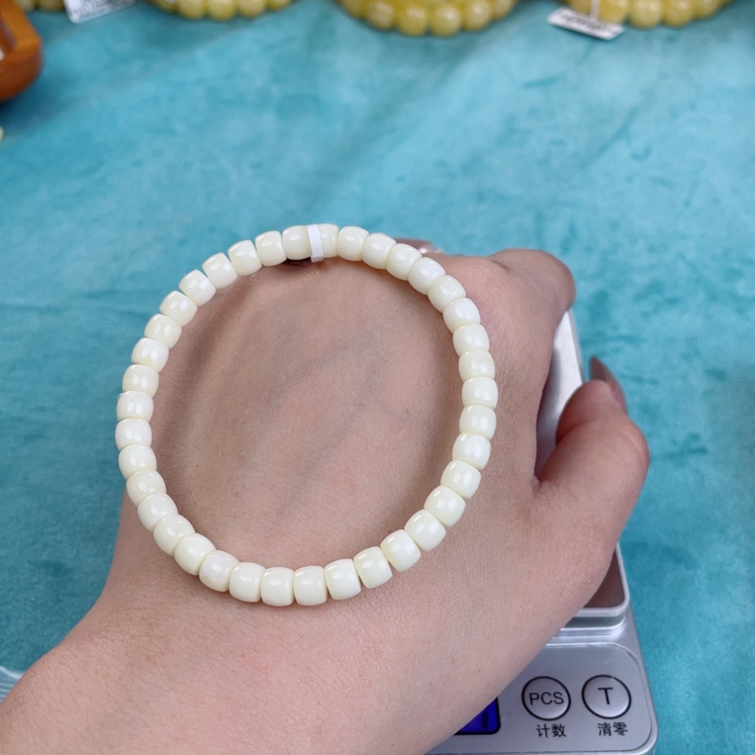 蜜蜡裸石未镶嵌蜜蜡60