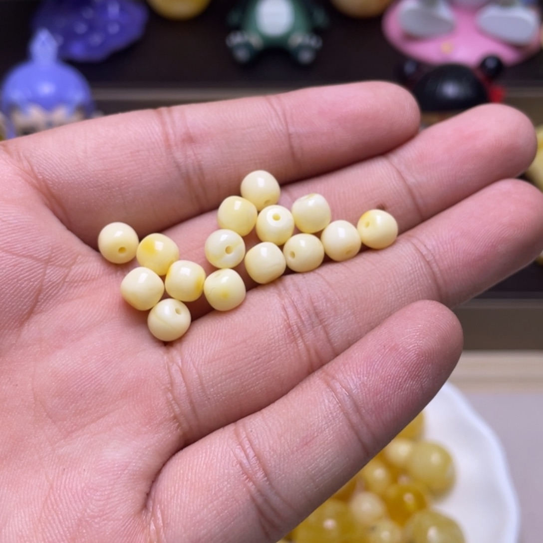 琥珀未镶嵌珠宝奇石多样性发其一