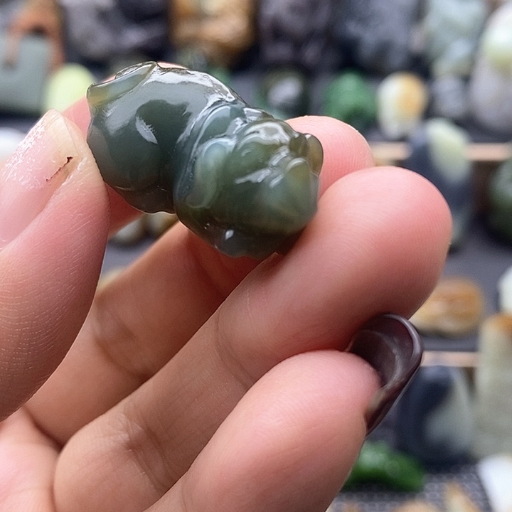 颈饰未镶嵌和田玉（糖玉）