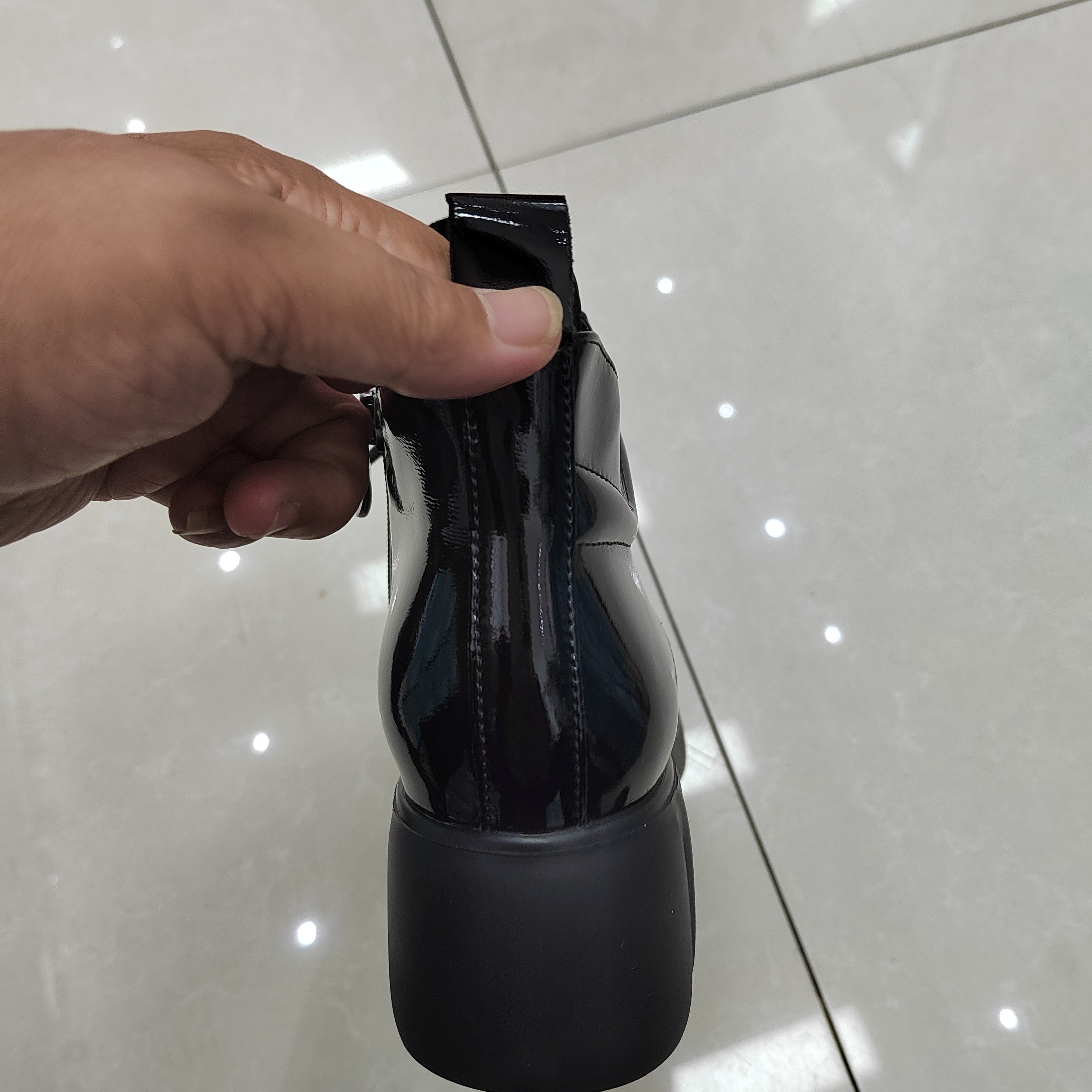 （潘姐推荐）漆皮粗跟马丁靴