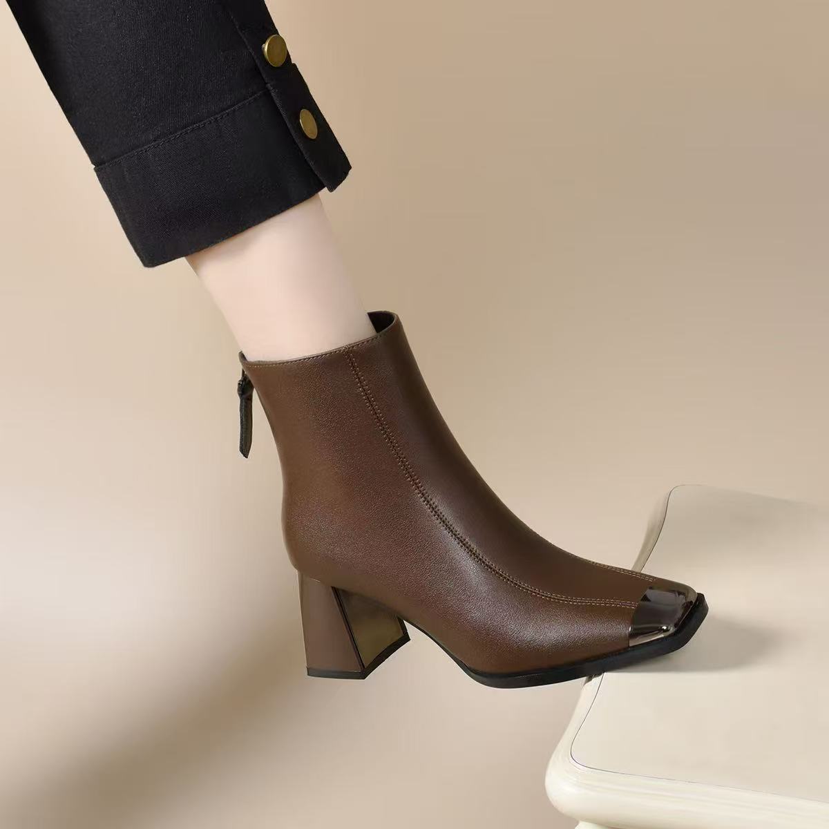 秋冬新款真皮短靴方头加绒中跟裸靴4公分牛皮马丁靴气质妈妈靴子