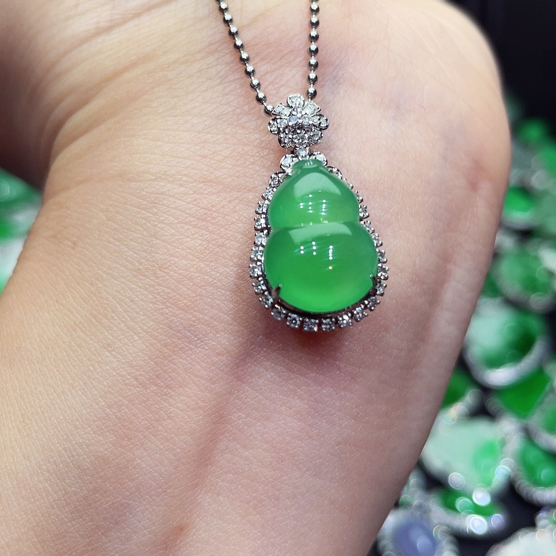 颈饰未镶嵌翡翠葫芦