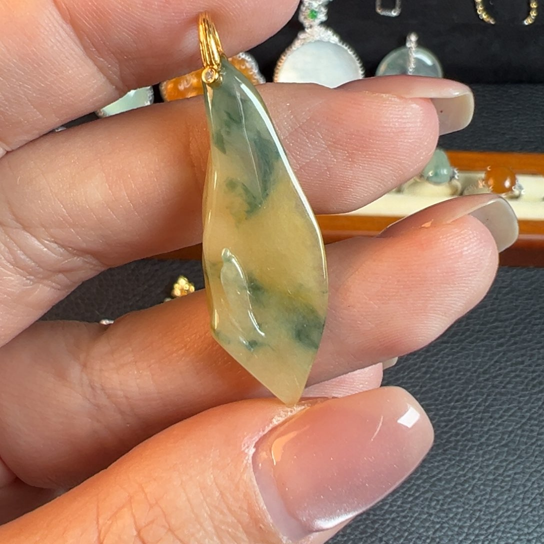 翡翠耳饰未镶嵌黄加绿 悟道