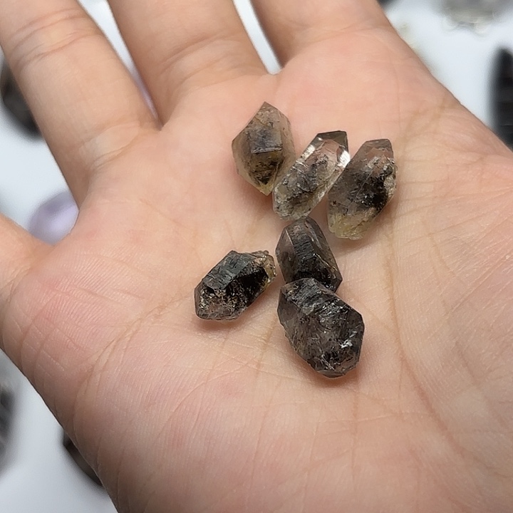 水晶未镶嵌颈饰6颗