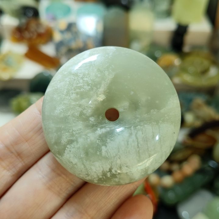 岫玉未镶嵌平安扣