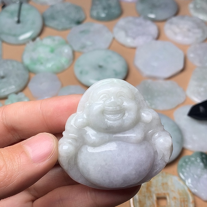 翡翠未镶嵌颈饰佛