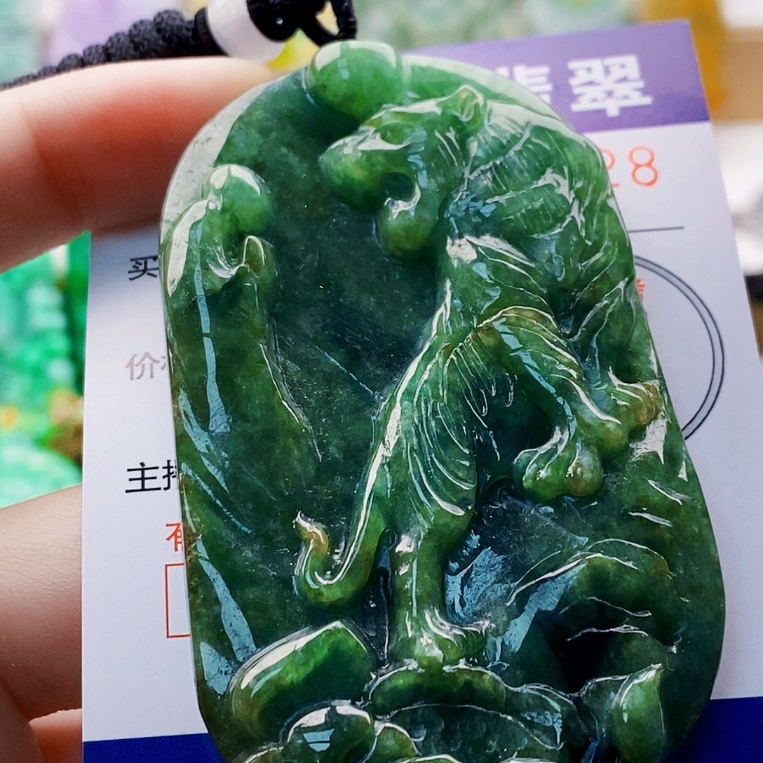 吊坠(不含链)未镶嵌翡翠