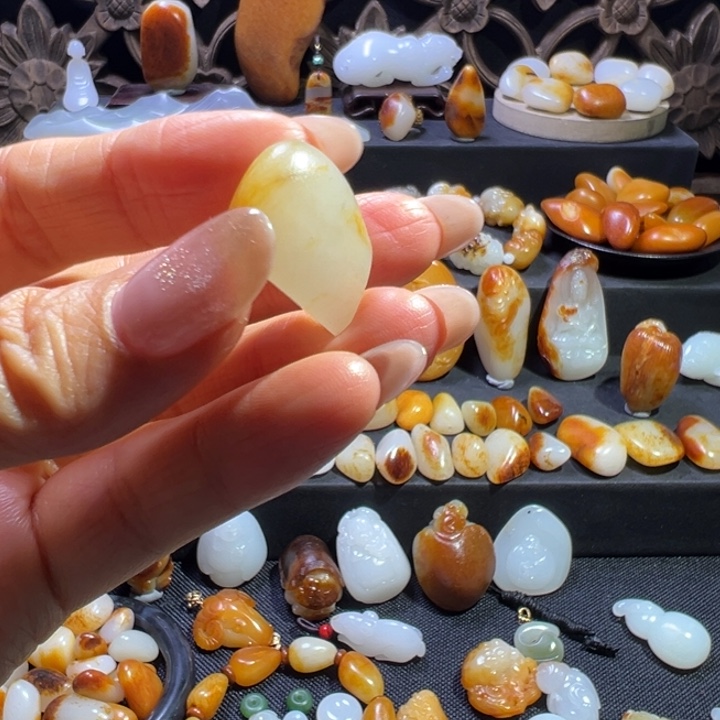 和田玉未镶嵌颈饰