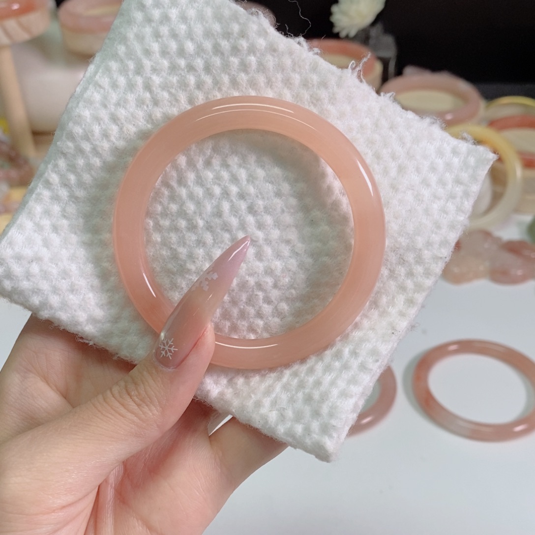 小***呀石英质玉未镶嵌手镯