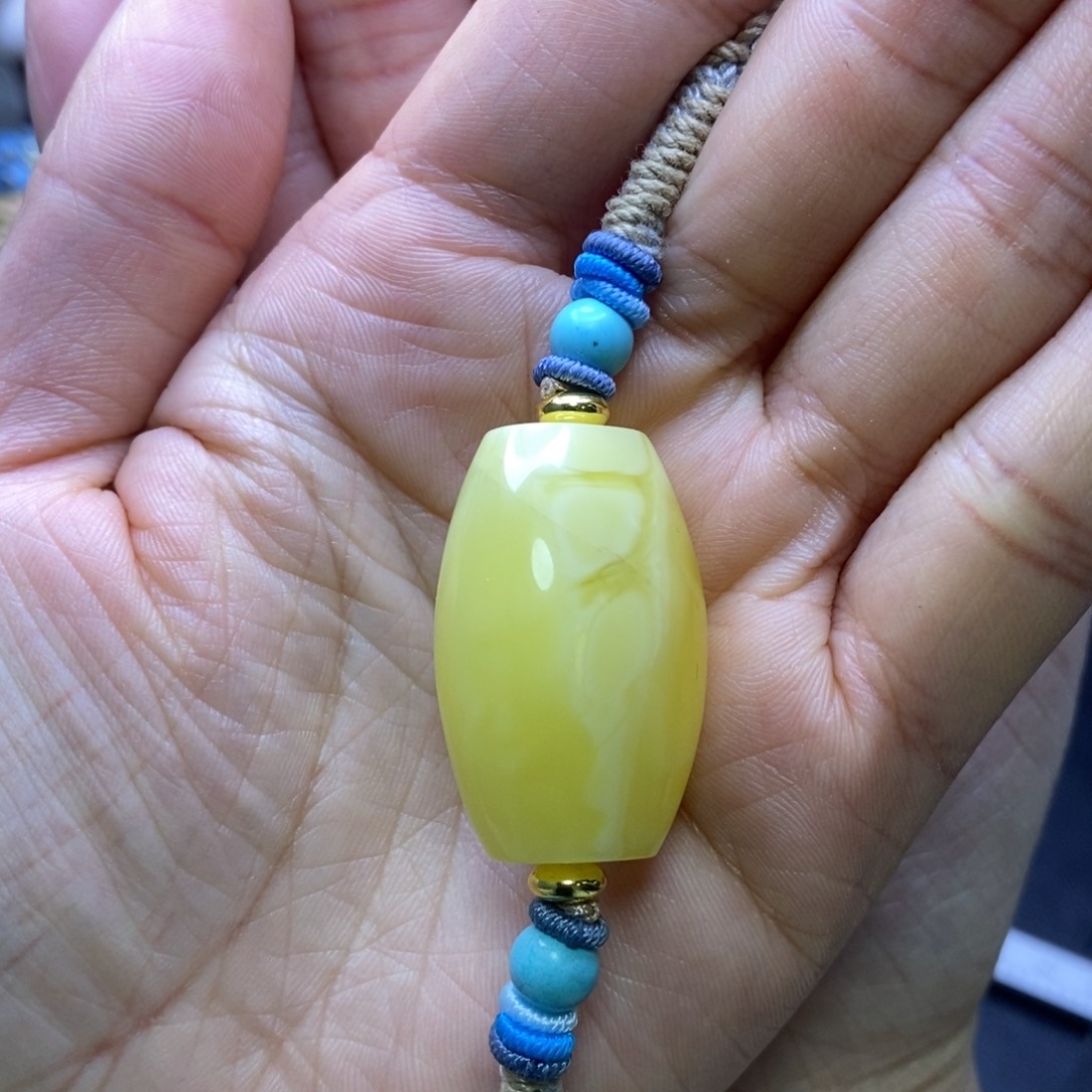 琥珀裸石未镶嵌吴