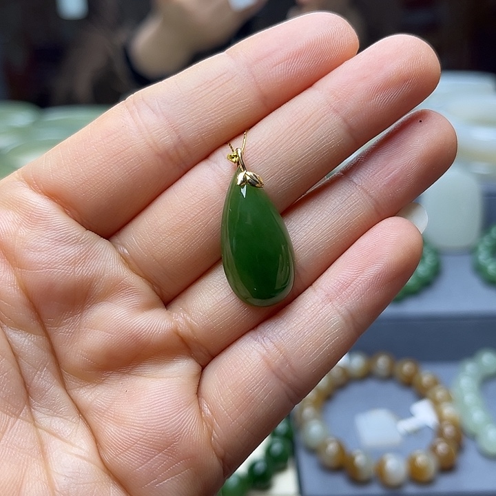 和田玉18K金镶嵌颈饰