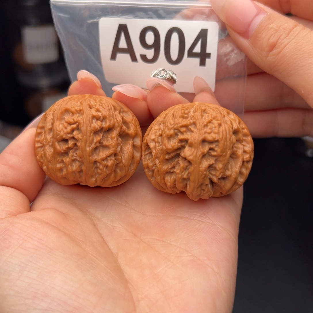 文玩核桃吊坠大粗筋41+