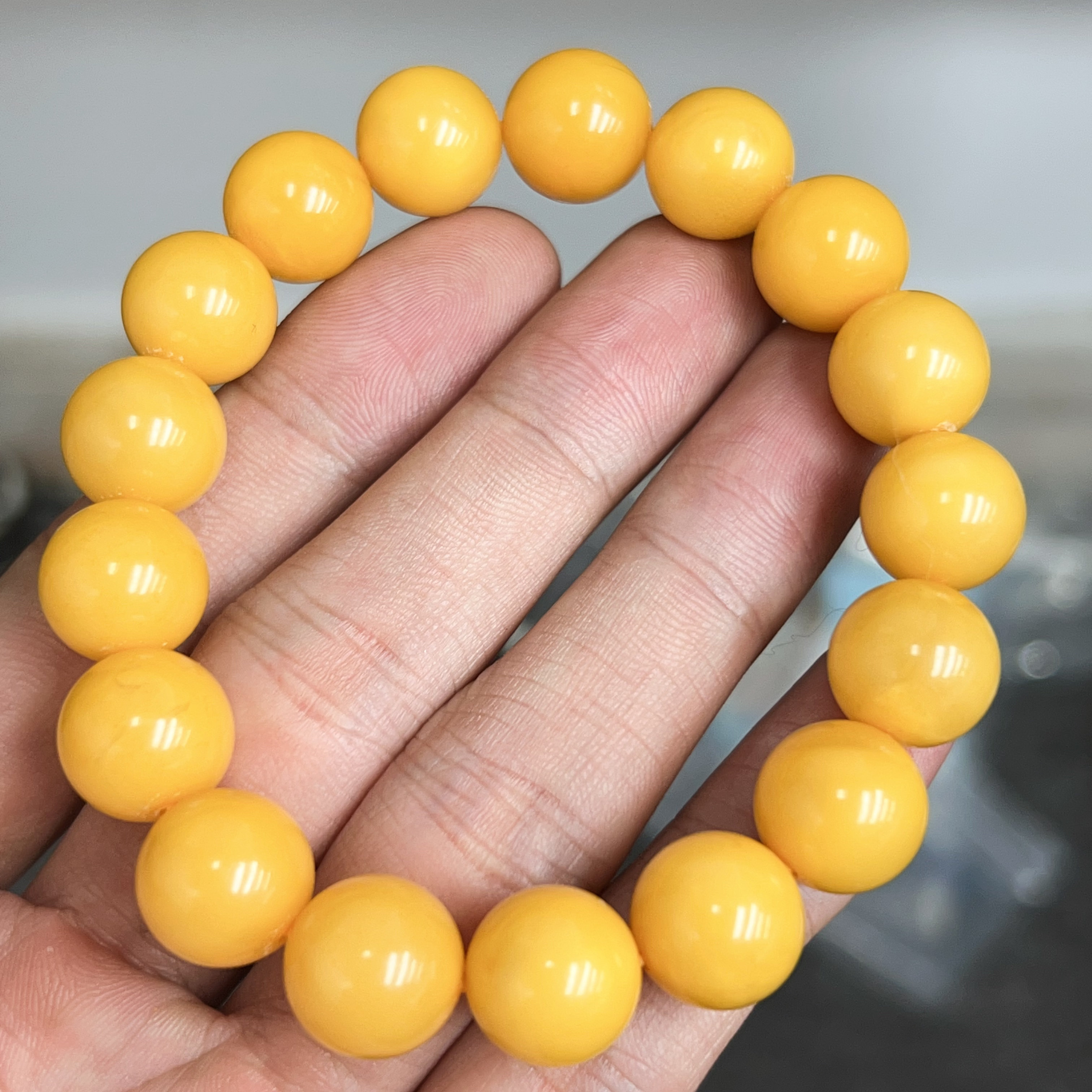 俄料浓蜡帝王黄12+圆珠手串（095）