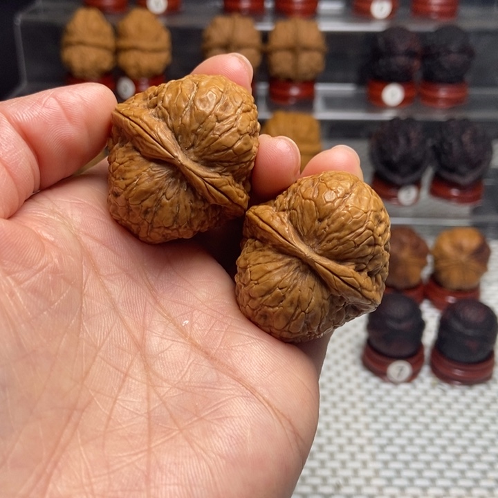 文玩核桃把件13金锭子