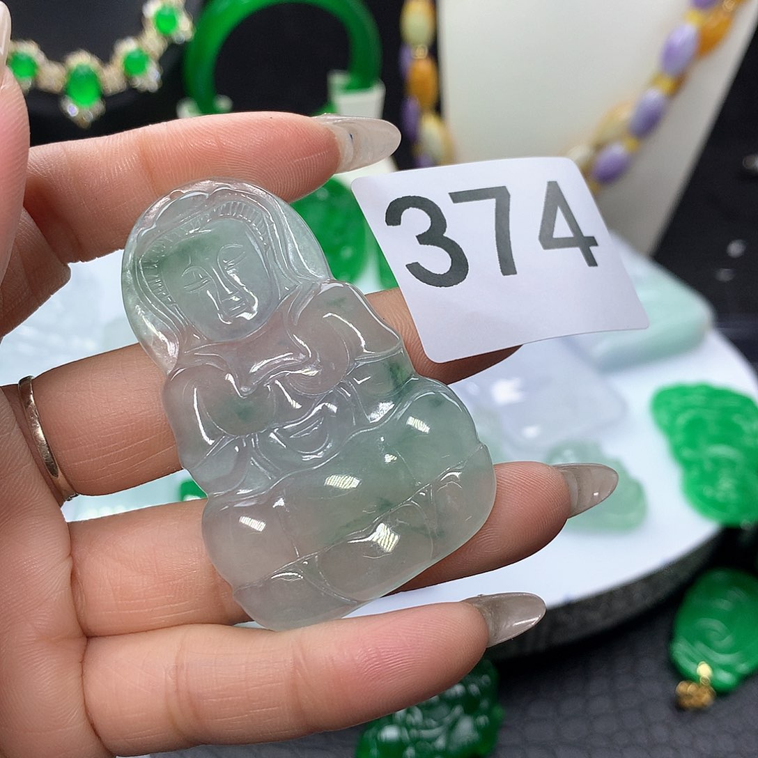 翡翠吊坠(赠链)未镶嵌