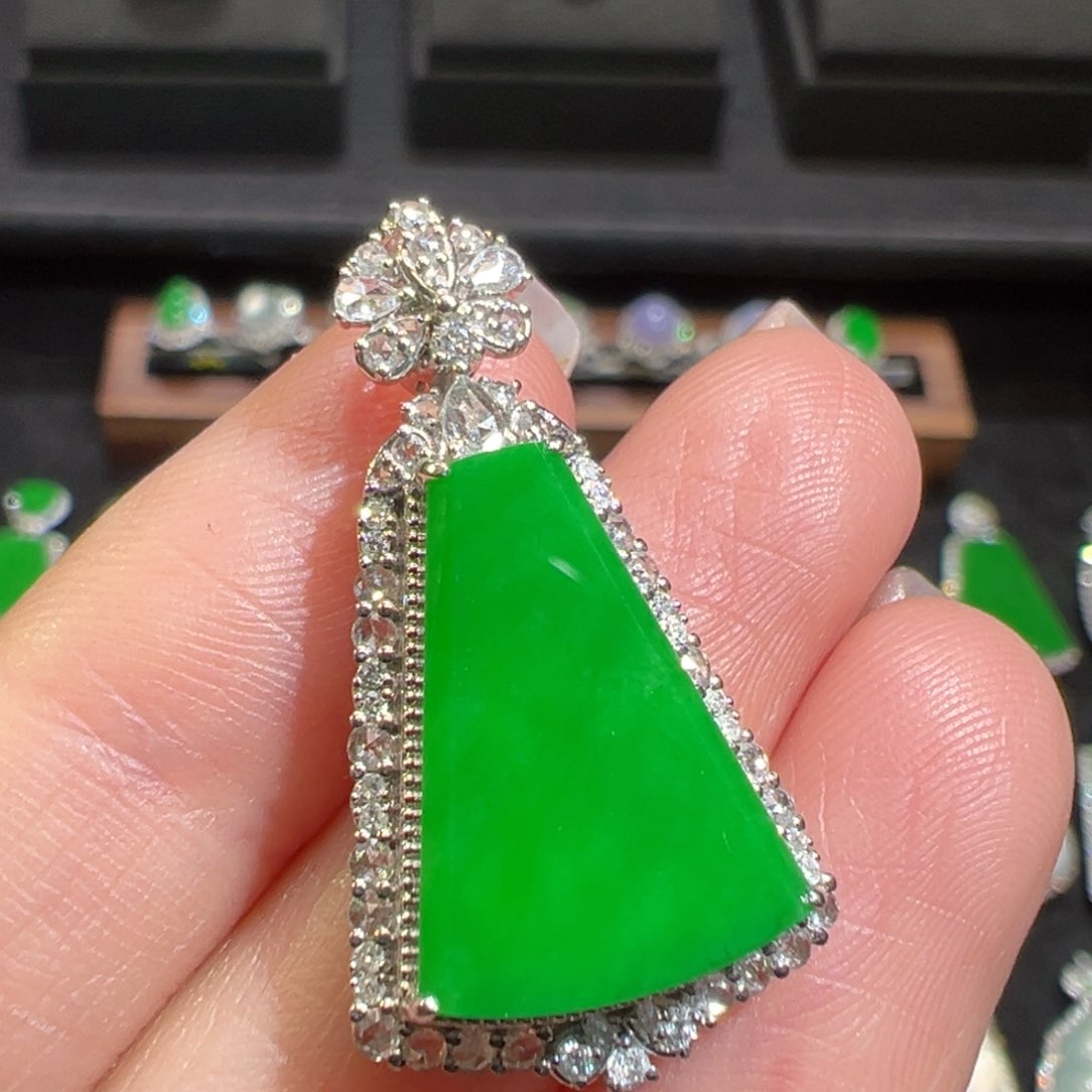 翡翠颈饰18K金镶嵌收到货48小时鉴赏期