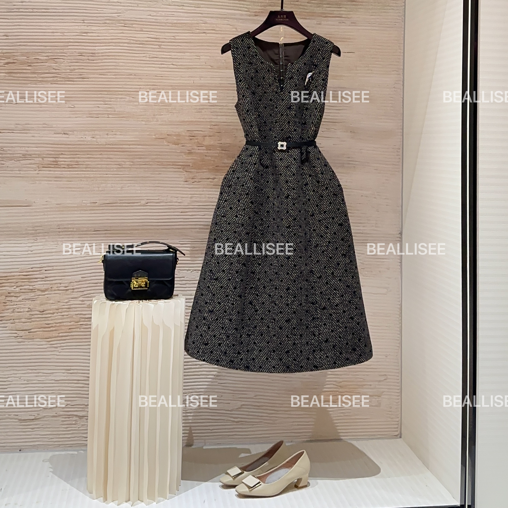 【宠粉价】秋冬新款无袖显瘦国风时尚宽松连衣裙W-A1806