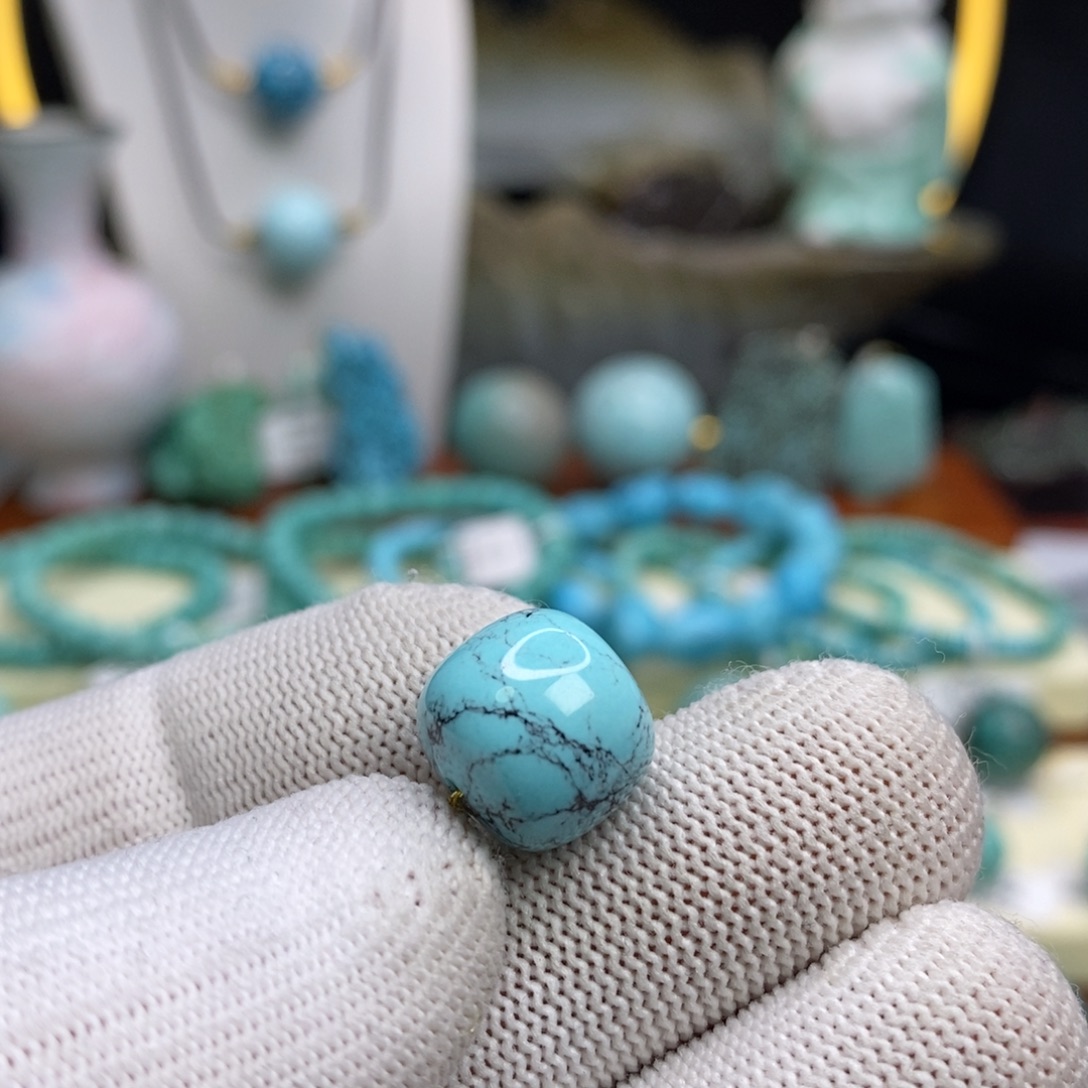 绿松石未镶嵌珠宝奇石12.8×11.5