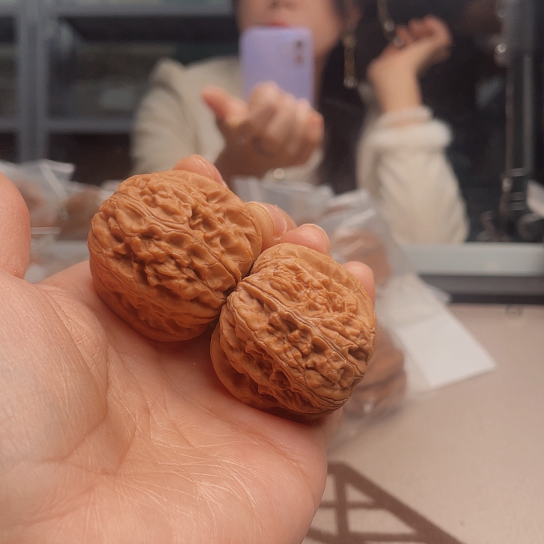 吊坠文玩核桃元宝33.8棱上生