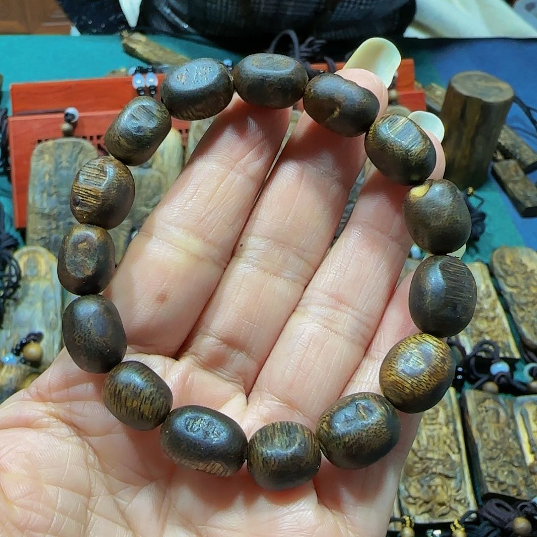 沉香手串海南白奇乌身瘤疤9.5克多样性发
