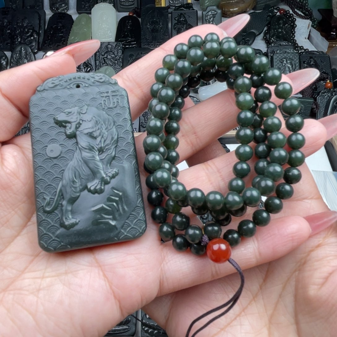 颈饰未镶嵌和田玉