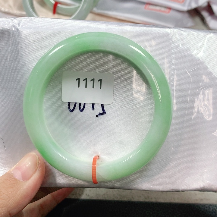 翡翠手镯未镶嵌天然翡翠手镯02