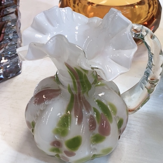 琉璃花瓶高15厘米口径2厘米