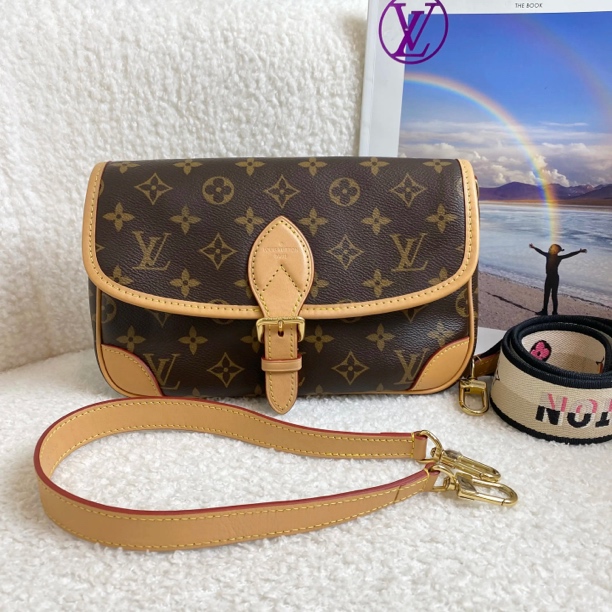 95新 LouisVuitton/路易威登 老花法棍包12期/95483966/代卖服务