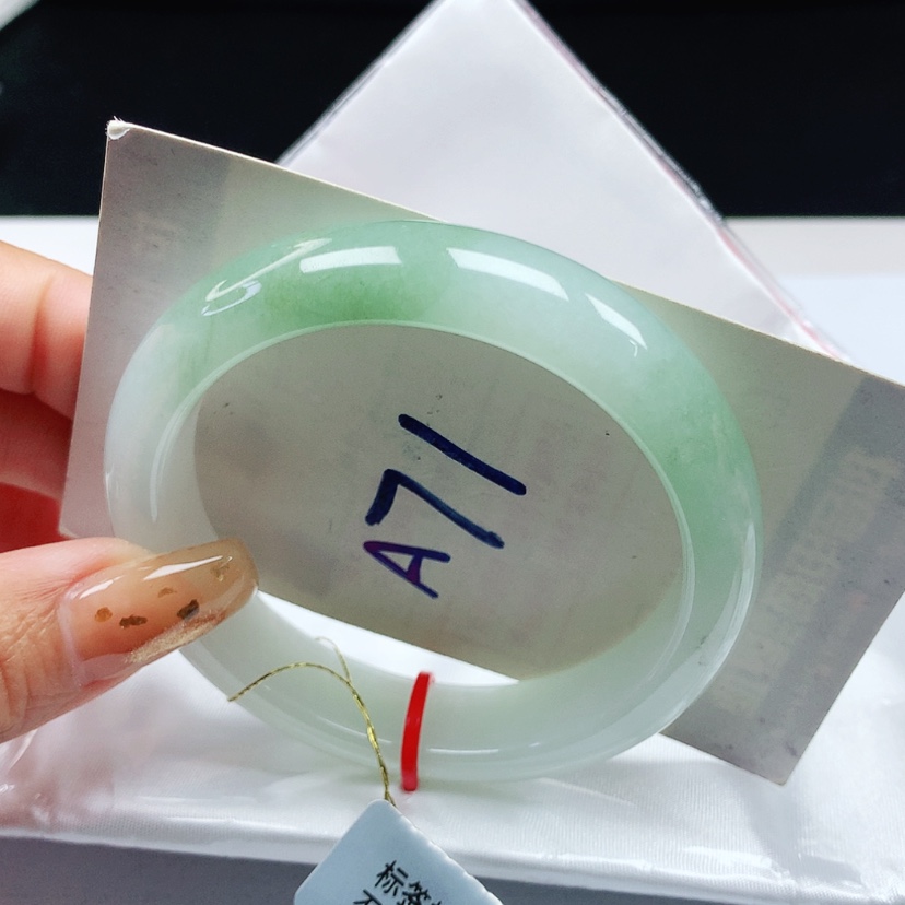 【闪购商品】翡翠手镯未镶嵌 正圈53+